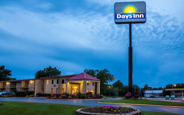 Days Inn by Wyndham Columbia I-70