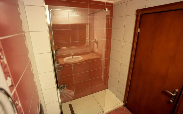 Club Karakas Apart