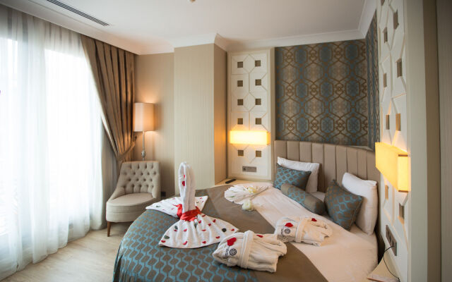 The Grand Mira Hotel