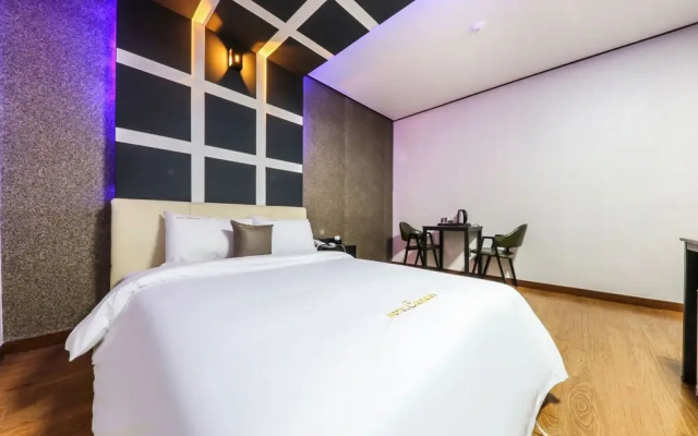 Good Time at Gyeryong Hotel