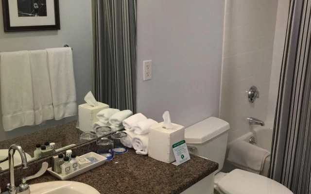 Boston Yacht Haven Inn & Marina