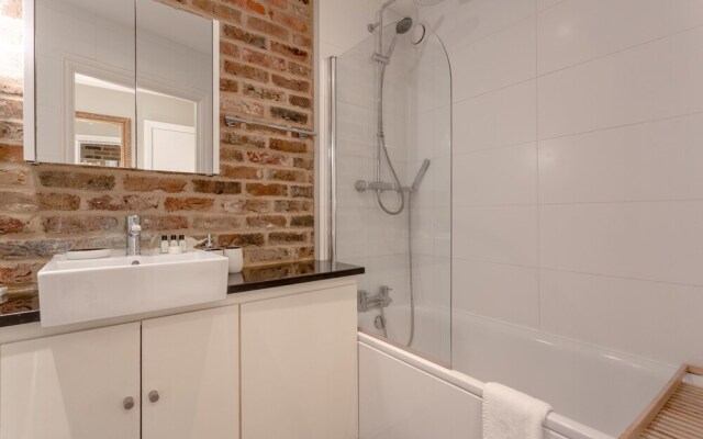 Chic 2 Bedroom Garden House in Dalston