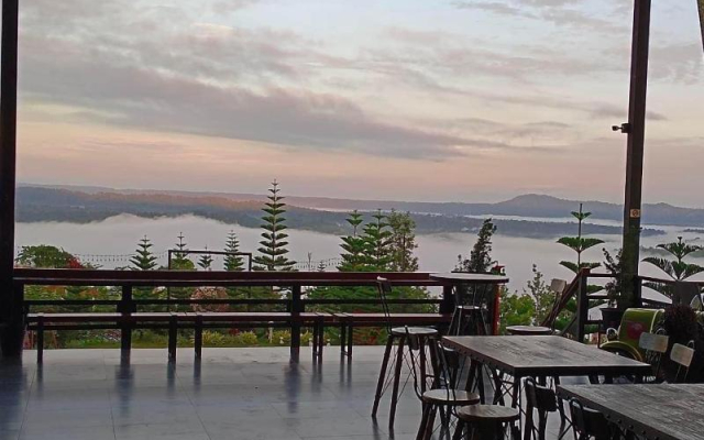 Stratus Resort