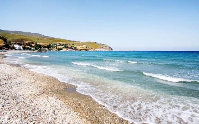 Stylish, Cozy 2-BDR Flat in Andros Town