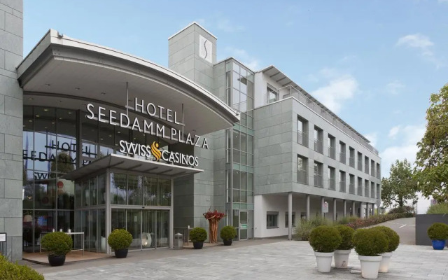 Seedamm Plaza