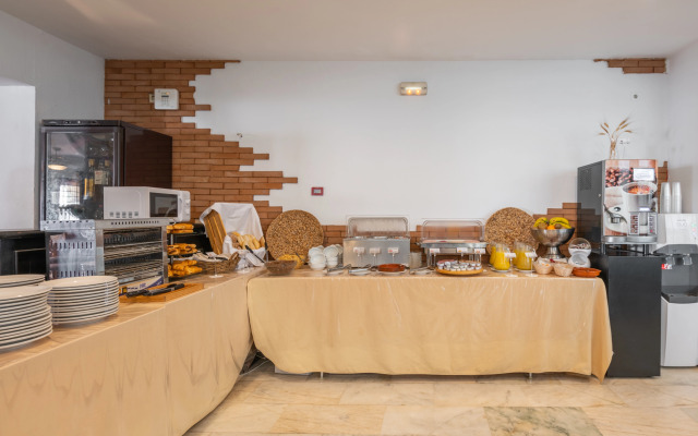 Hotel Playamaro