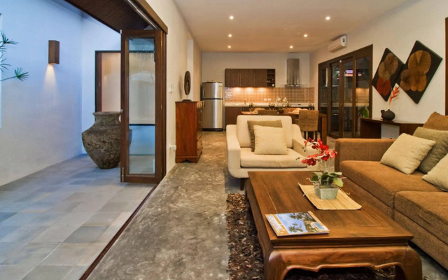 Villa Kama by Holiplanet