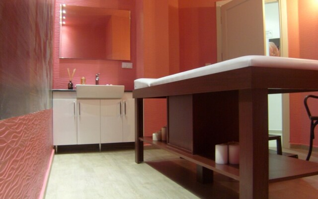 Marina Suites & Spa