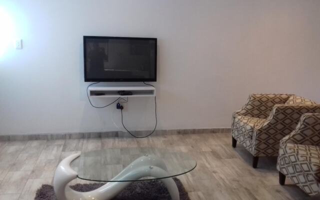 Mayberrypark Guest Lodge