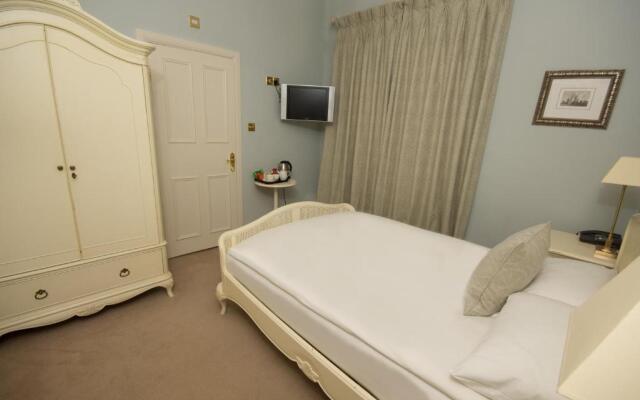 Burythorpe House