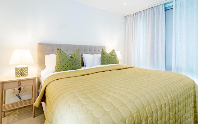 LMR- Luxury apartment, private pool. Families only