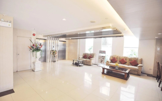 Centric Place Hotel