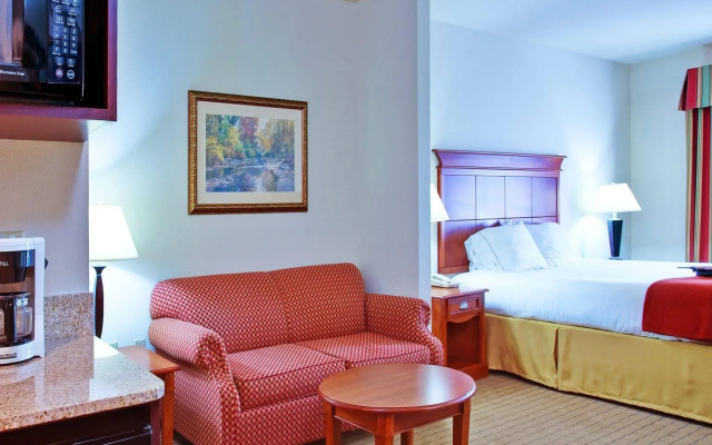 Holiday Inn Express Hotel & Suites Dyersburg by IHG