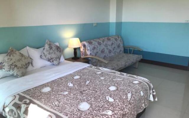 Bed and Breakfast in Early Summer