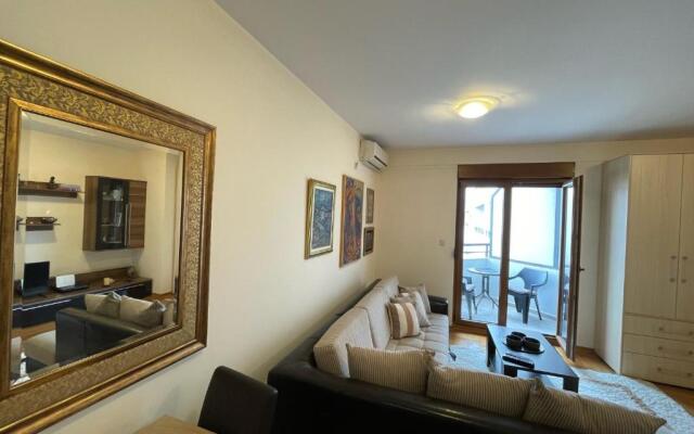 Exclusive studio, great location