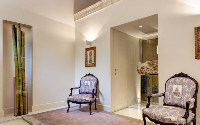 Domus Domitia Luxury House