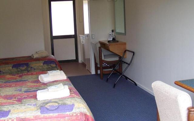 Karamea Village Hotel