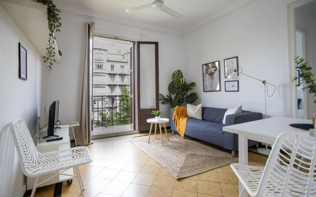 31PAR217 - Mediterranean style apartment