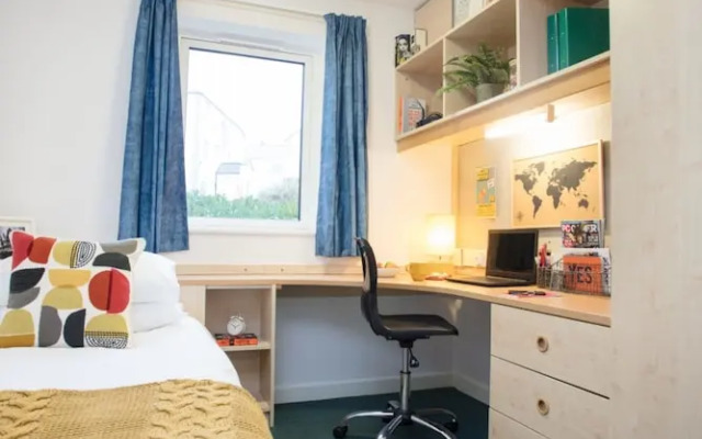 Bright Ensuite Rooms PLYMOUTH SK