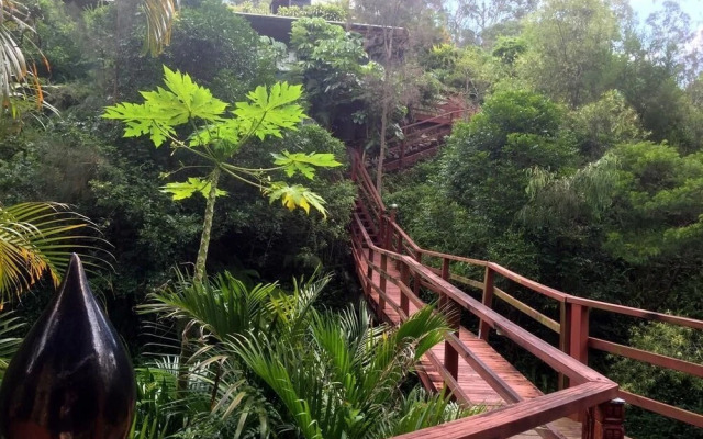 Garasu Lodge