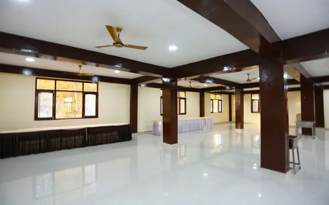 OYO 33407 Hotel Ashiana