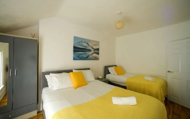 The Bells HOT TUB on Private Terrace Apartments