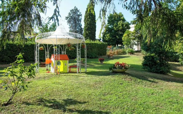 Massimi City Garden Hotel