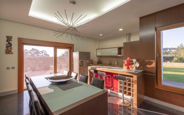 Lovely Holiday Home With Garden