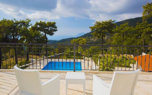 Villa Serenity by Akdenizvillam