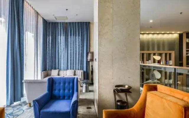 Zhongzhou Elegant Hotel（Luoyang Tianxiang Peony Garden Airport Branch）