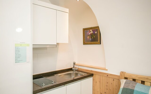 Geumsan Forest White Castle Pension