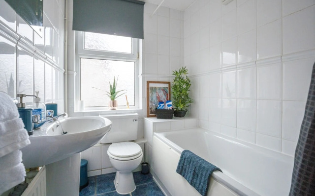 Ella Fitzgerald - Luxury 2 Bedroom Apt