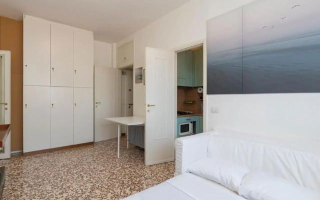 Bordighera studio - vicino IULM / NABA - WiFi A.C.
