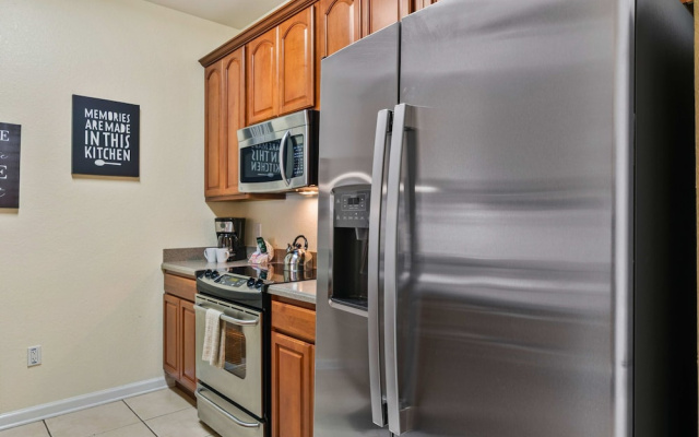 Spacious Vista Cay Condo, Close to Conv. Center