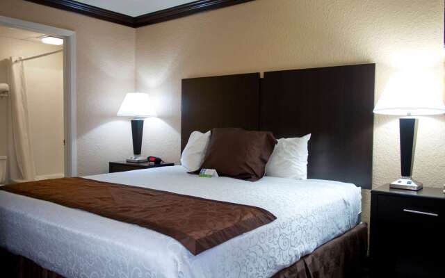Days Inn & Suites by Wyndham Coralville / Iowa City