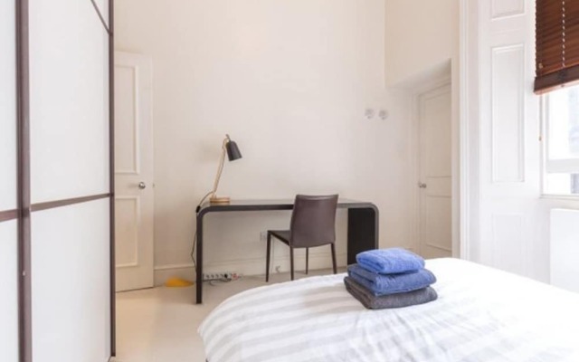 Eson2 - The Dawson Place in Notting Hill