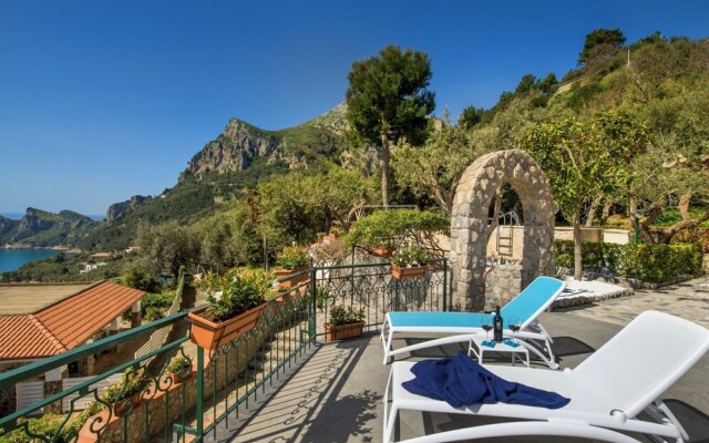 Beautiful Villa with Pool And Fantastic Sea View in the Enchanting Amalfi Coast