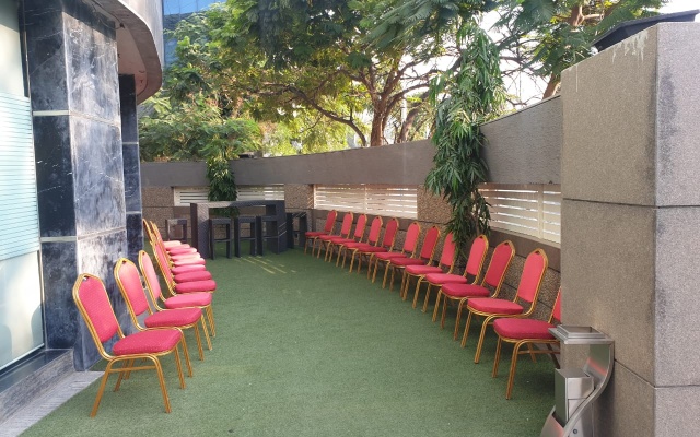 OYO 4938 Hotel Dev Aadi