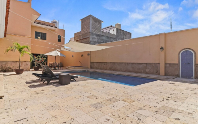 Luxury 4BR Villa with Pool