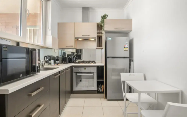 Sleek Richmond 1-bed Close to Everything