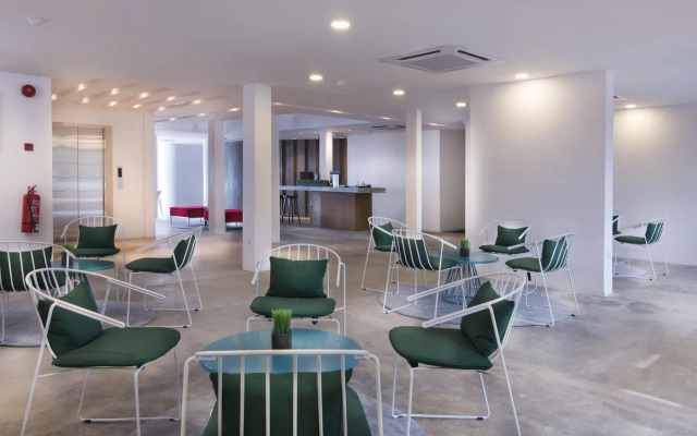 T+ Hotel Butterworth