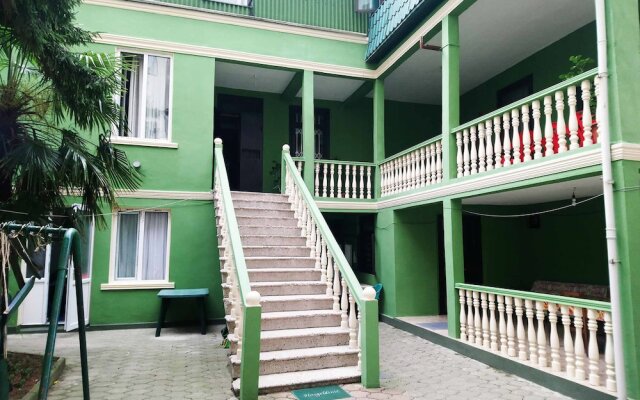 Отель «Зеленый Дом»