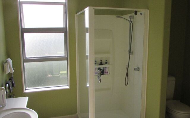 15 On Dillon Bed & Breakfast