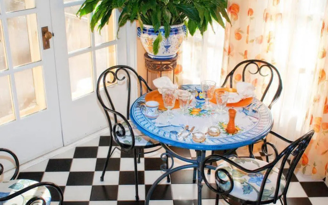 Villa Marco Polo Bed and Breakfast Inn
