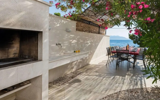 Nice Apartment in Gradac