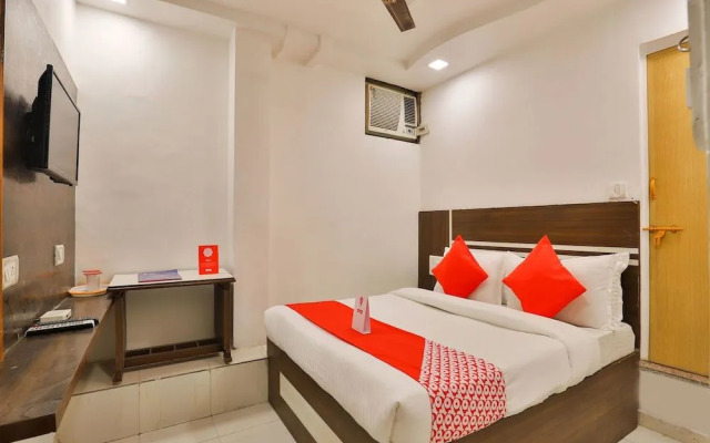 OYO 13141 Aniket Inn