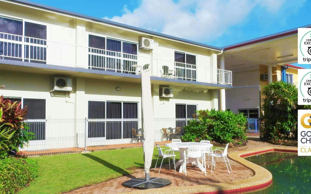 Barrier Reef Motel – Outside – Mighell
