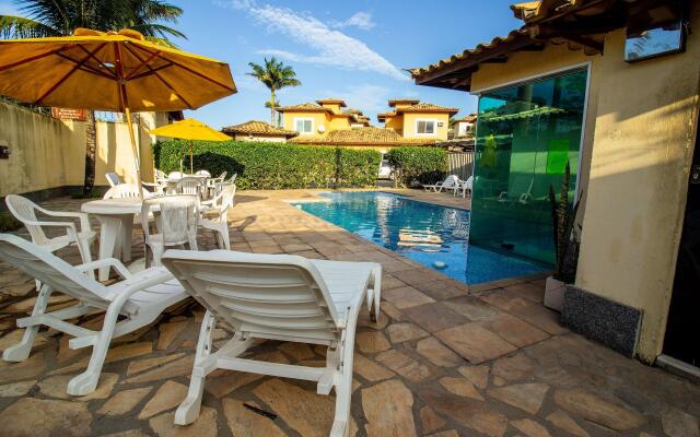 Linda casa c/piscina a beira mar AJA017