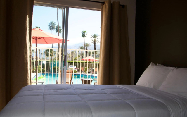 Delos Reyes Palm Springs