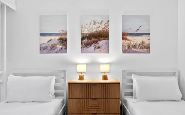 Bright 2-bed Unit Near Scarborough Beach